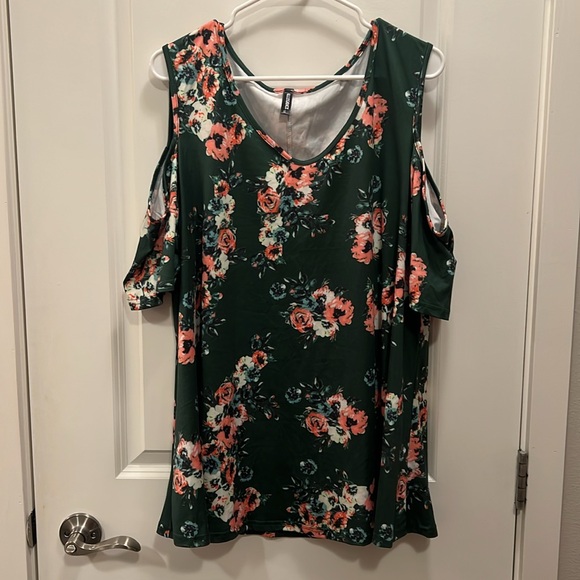 ALLEGRACE Tops - ALLEGRACE - Green & Pink Floral Cold Shoulder Top